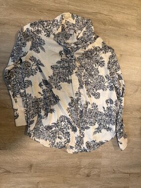 H&M Cream Button-Down Shirt with Navy Floral Print